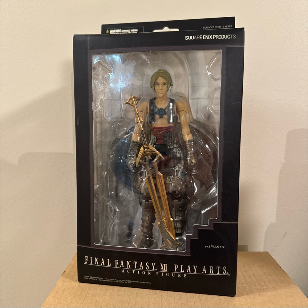 Final Fantasy XIII Play Arts Action Figure
